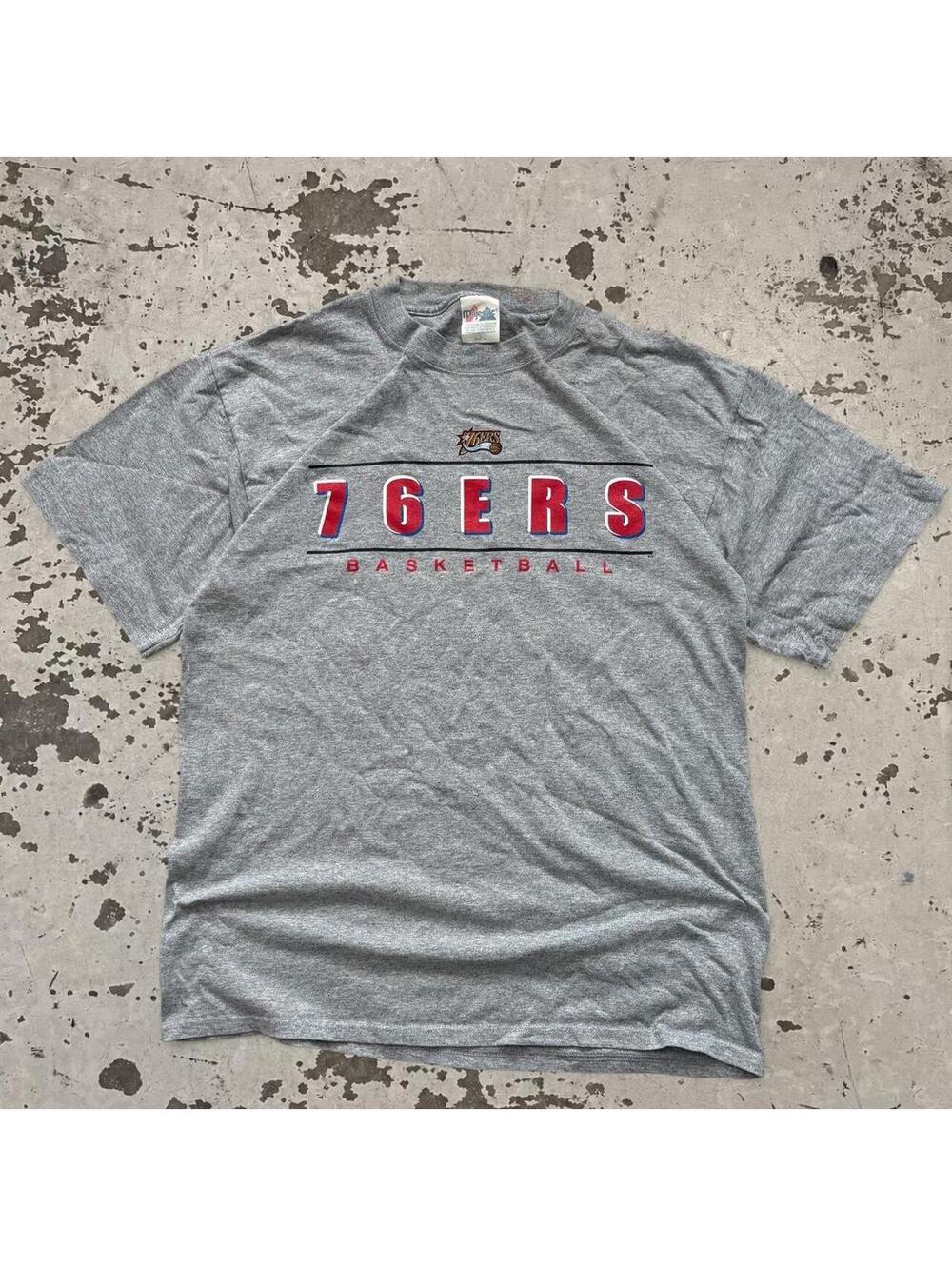 Mens Vintage 90s Philadelphia 76ers Majestic athletic T-shirt Size L